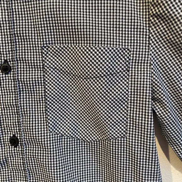 ** 2 for $20** H&M boys black and white checker button down shirt. Boys 12-13y - Picture 6 of 9